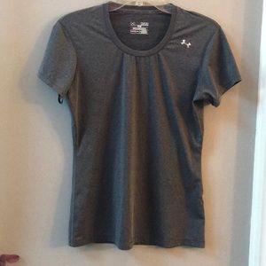 UNDERARMOR GREY WORKOUT SHIRT